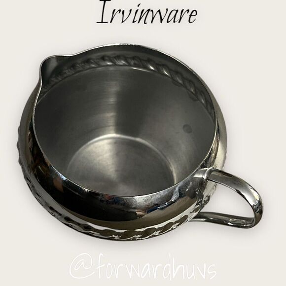 Irvinware Silver Tone Butter Dish, Sugar & Creamer Dish and Salt & Pepper Shaker - Picture 7 of 13